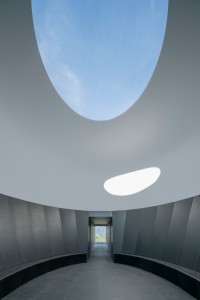 Skyspace-Lech von James Turrell, Foto: Florian Holzherr